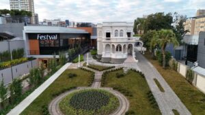 Imagem do Palacete de Rosas Fonte: https://www.radiouniaodetoledo.com.br/noticia/6/450367/festval-inaugura-nova-unidade-em-curitiba-e-anuncia-mais-quatro-lojas-ate-o-fim-do-ano